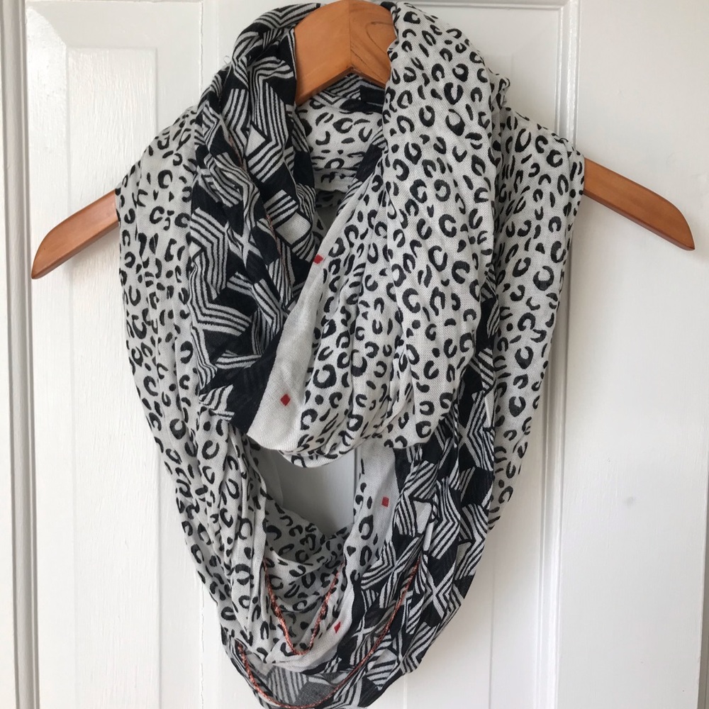 Infinity scarf. - Picture 2 of 2